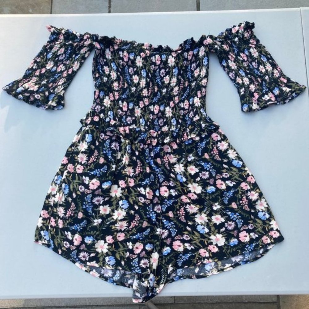 NWOT American Eagle Floral Romper w/ Pockets Small